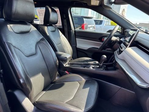 Used 2023 Jeep Compass Limited w/ Sun and Sound Group AWD/4WD image 28