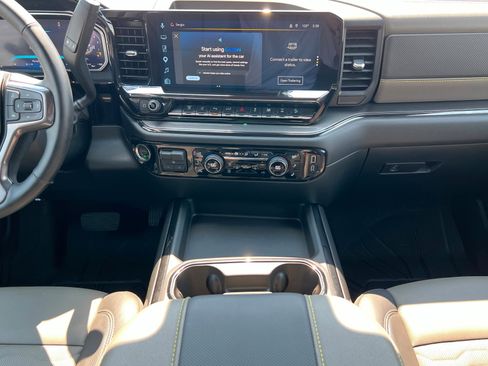 Used 2026 Chevrolet Silverado 2500 ZR2 AWD/4WD image 14