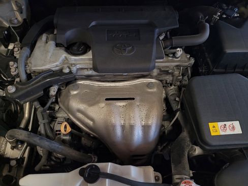 Used 2017 Toyota Camry SE image 30