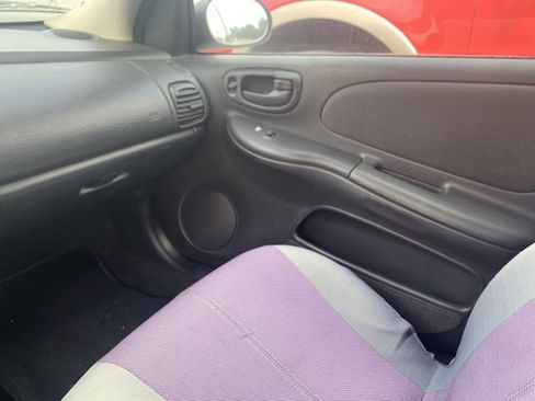 Used 2005 Dodge Neon SXT image 9