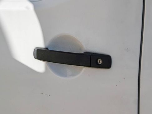 Used 2020 Nissan NV 2500 SV image 36