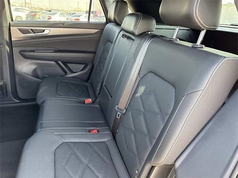 Certified 2025 Volkswagen Atlas Cross Sport SE image 16
