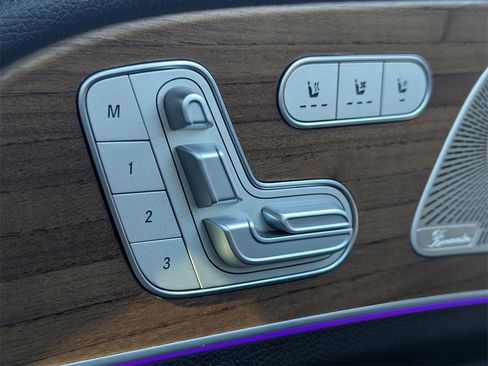 Used 2021 Mercedes-Benz GLS 580 4MATIC image 12