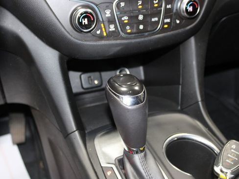 Used 2018 Chevrolet Equinox LT image 39