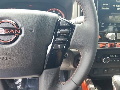 Used 2025 Nissan Frontier PRO-4X image 12