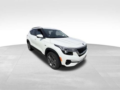 Used 2021 Kia Seltos S AWD/4WD image 4