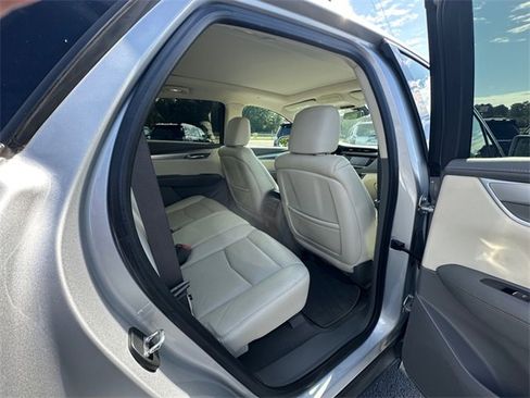Used 2018 Cadillac XT5 Luxury image 17