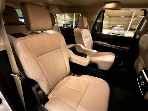 Certified 2024 Ford Expedition Max XLT image 25