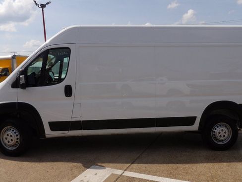 Used 2025 RAM ProMaster 2500 w/ Convenience Group FWD image 4