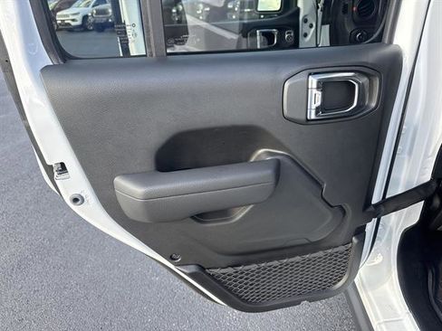 New 2025 Jeep Wrangler Unlimited Rubicon image 18