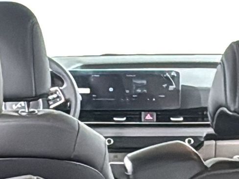 New 2026 Kia Carnival EX FWD image 18