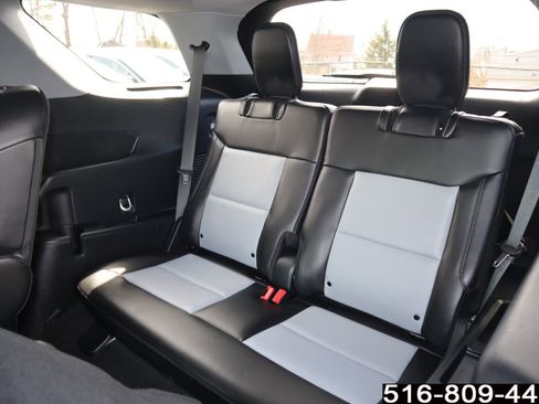 Used 2023 Ford Explorer XLT w/ Equipment Group 202A AWD/4WD image 21