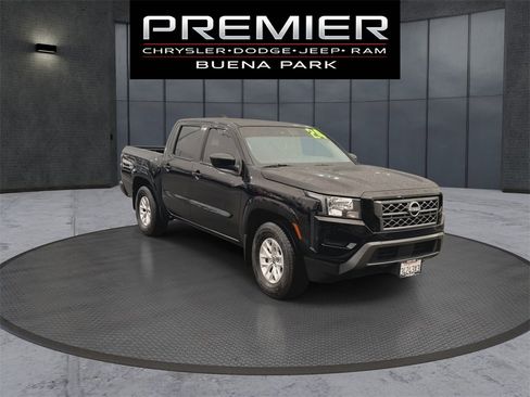 Used 2024 Nissan Frontier SV w/ Technology Package image 2
