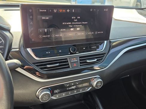 Used 2024 Nissan Altima 2.0 SR FWD image 22