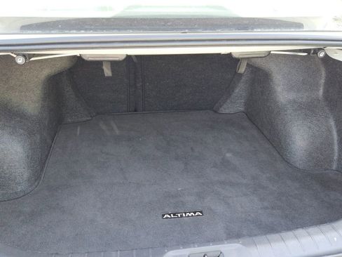 Used 2025 Nissan Altima 2.5 SV image 13