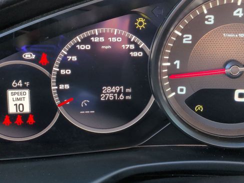 Used 2023 Porsche Panamera 4 image 22