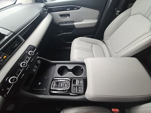 Used 2025 Honda Pilot EX-L image 22