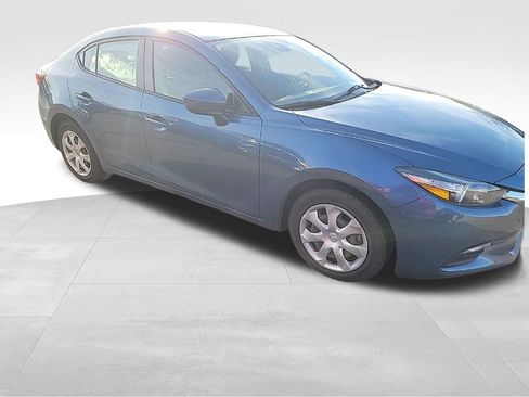 Used 2018 MAZDA MAZDA3 Sport image 2