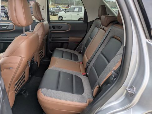 Used 2023 Ford Bronco Sport Outer Banks w/ Tech Package image 11