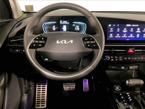Certified 2025 Kia Niro SX Touring FWD image 5