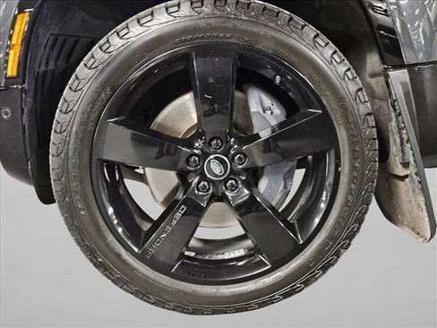 Used 2024 Land Rover Defender 110 X-Dynamic SE image 23