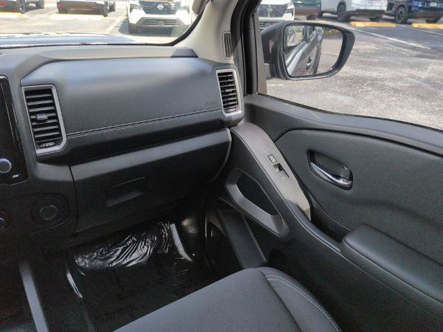 Certified 2024 Nissan Frontier SV w/ Tow Package RWD image 17