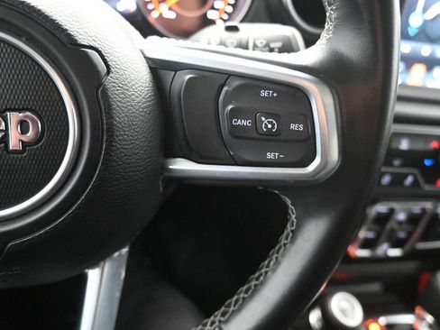 Used 2020 Jeep Wrangler Unlimited Sahara image 24