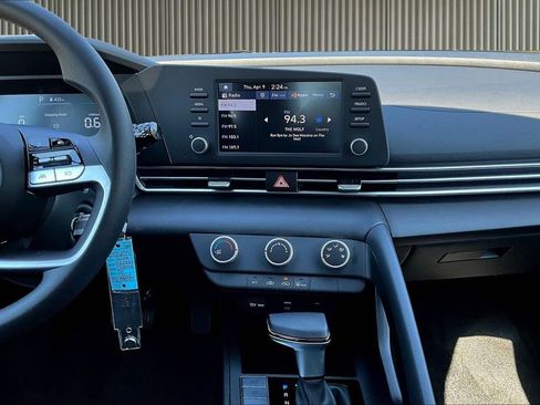 New 2026 Hyundai Elantra SE FWD image 8