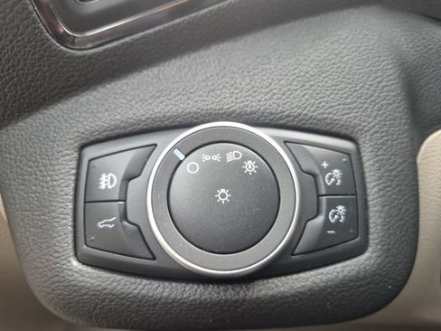 Used 2019 Ford Escape Titanium AWD/4WD image 32