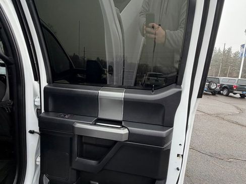 Used 2017 Ford F150 XLT w/ Equipment Group 302A Luxury image 12