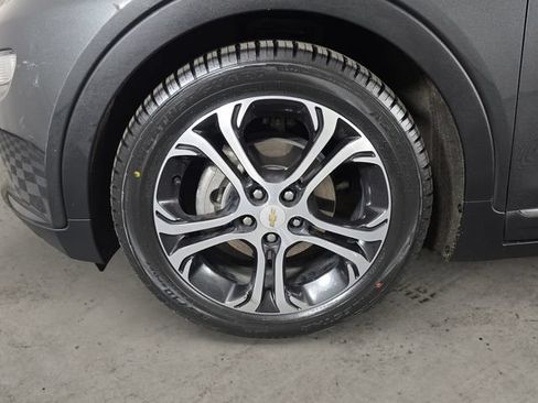 Used 2019 Chevrolet Bolt Premier w/ Infotainment Package FWD image 9