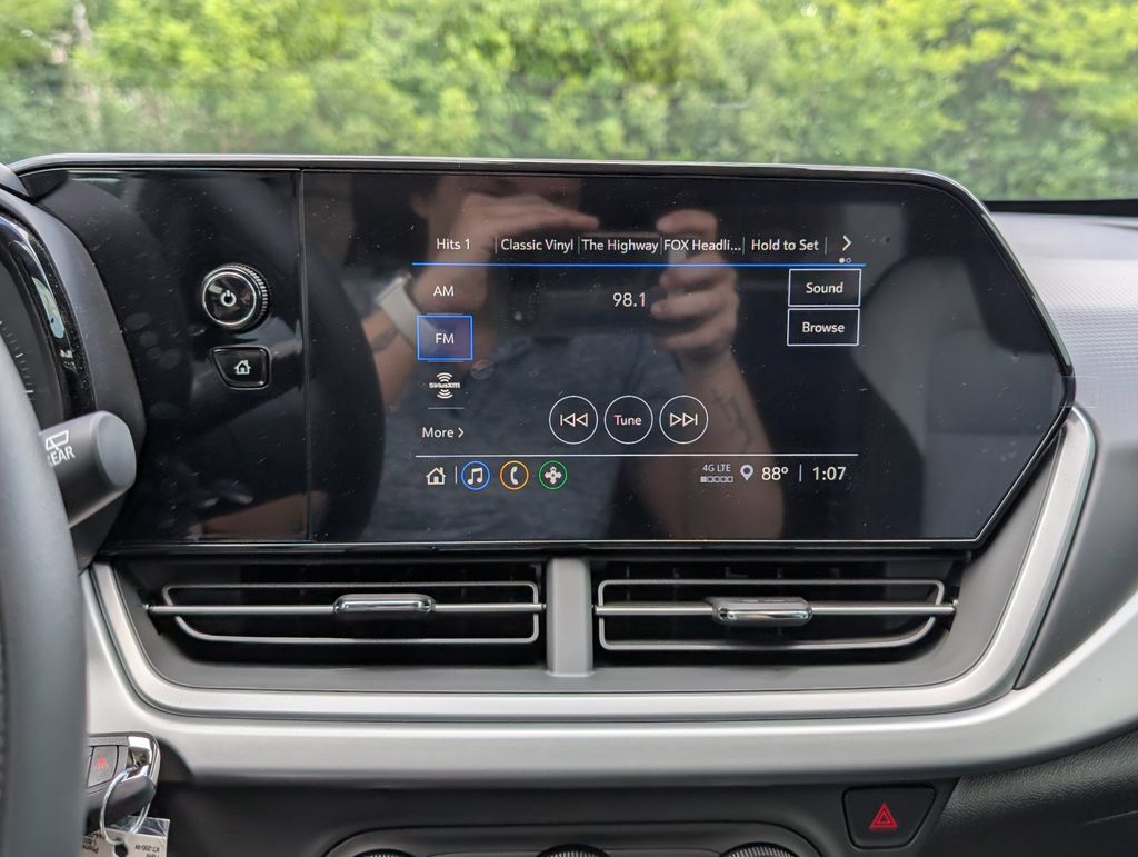 New 2026 Chevrolet Trax LS w/ LS Convenience Package FWD image 18