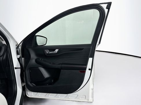 Used 2022 Ford Escape SEL w/ SEL Stealth AWD Package image 33