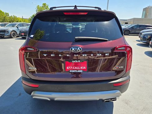 Used 2020 Kia Telluride S w/ S 8 Passenger Seating Package AWD/4WD image 4