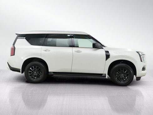 Used 2025 Nissan Armada SV AWD/4WD image 6