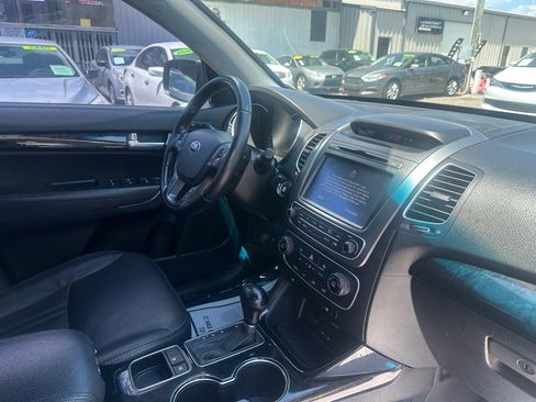 Used 2014 Kia Sorento LX w/ Touring Package (LX) image 7