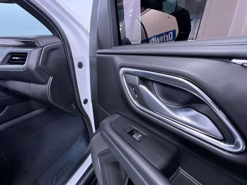 Used 2022 GMC Yukon SLE w/ Gmc Pro Safety Plus Package RWD image 36