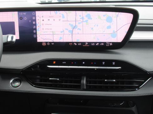Used 2025 Buick Enclave Preferred w/ Power Package FWD image 15
