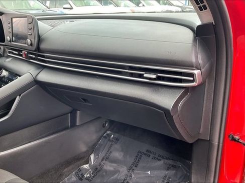 Certified 2021 Hyundai Elantra SEL FWD image 19