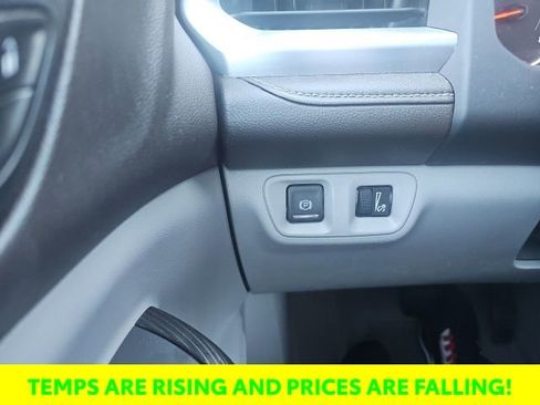 Used 2018 GMC Acadia SLT image 17