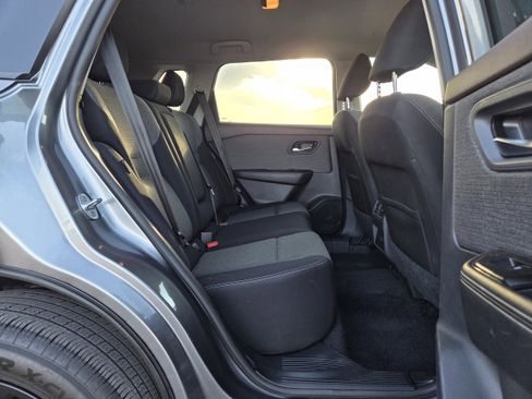 Used 2022 Nissan Rogue SV image 16