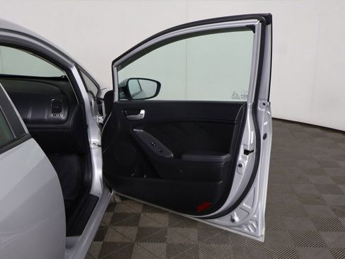 Used 2018 Kia Forte LX w/ LX Popular Package image 16