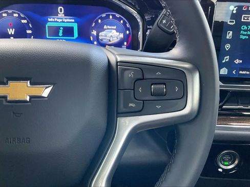 Used 2023 Chevrolet Silverado 1500 LT AWD/4WD image 19
