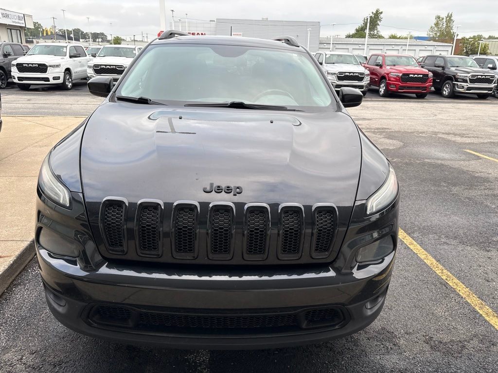 Used 2014 Jeep Cherokee Latitude w/ Comfort/Convenience Group AWD/4WD image 2
