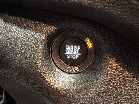 Used 2022 Jeep Cherokee Trailhawk image 28