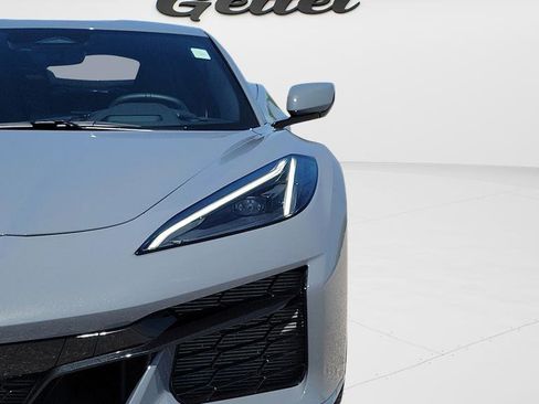 Used 2025 Chevrolet Corvette Z06 image 9