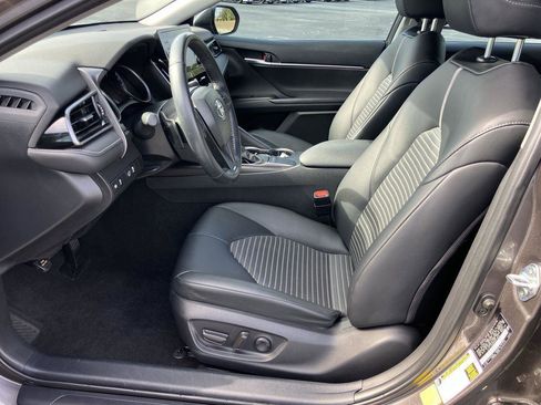 Used 2024 Toyota Camry SE w/ Convenience Package image 12