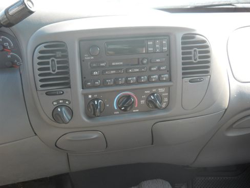 Used 2001 Ford F150 Lariat image 8