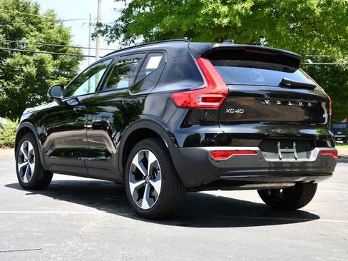 Certified 2026 Volvo XC40 B5 Plus AWD/4WD image 5