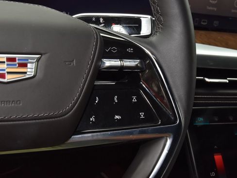 Used 2025 Cadillac Escalade ESV Premium Luxury Platinum AWD/4WD image 27